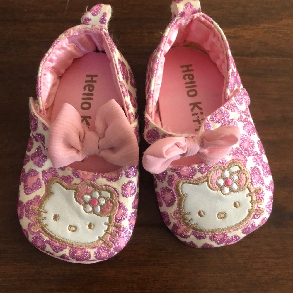 Hello kitty soft shoes - Picture 3 of 3